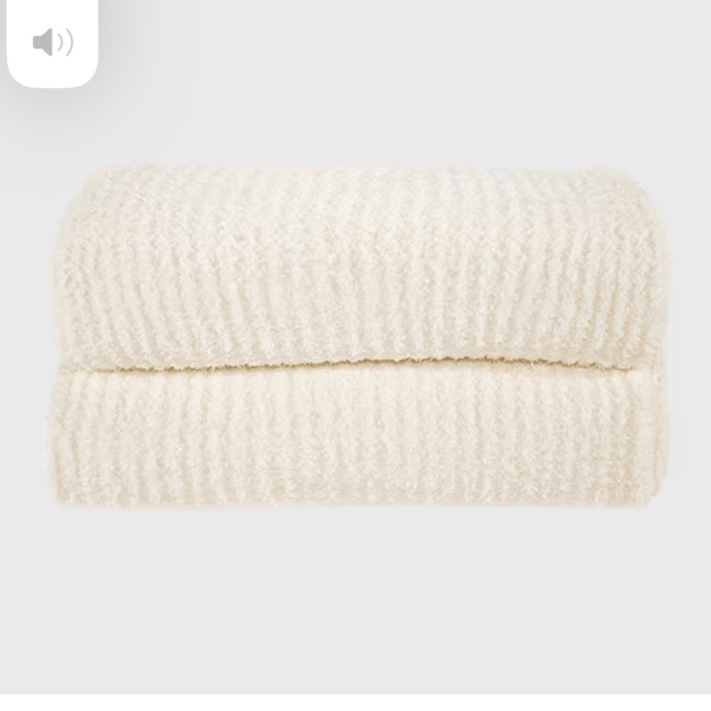 Big Blanket Co Premier Plush Blanket - 10x10 - Cream Brand New NWT  MSRP $259